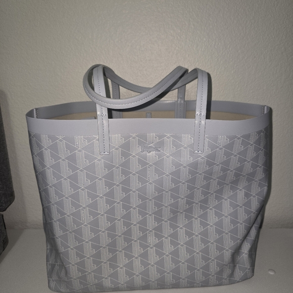 Lacoste tote - Picture 2 of 8